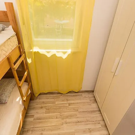 Apartments Cikac II - Modern Apartments By The Beach Mandre Room photo