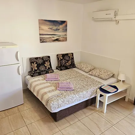 Apartments Cikac II - Modern Apartments By The Beach Mandre Exterior photo
